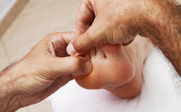 Foot Reflexology as a Do-It-Yourself Lymphatic Cleanse